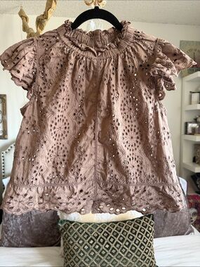 Jennifer & Grace|Ruffled Eyelet Blouse|Taupe Brown|Small|EUC